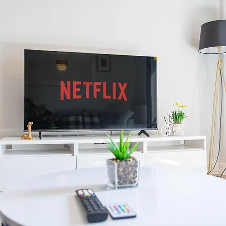 Prime Area, Stylish 2 - Bed, Netflix, Games & Parking Apartment Birmingham Exterior photo