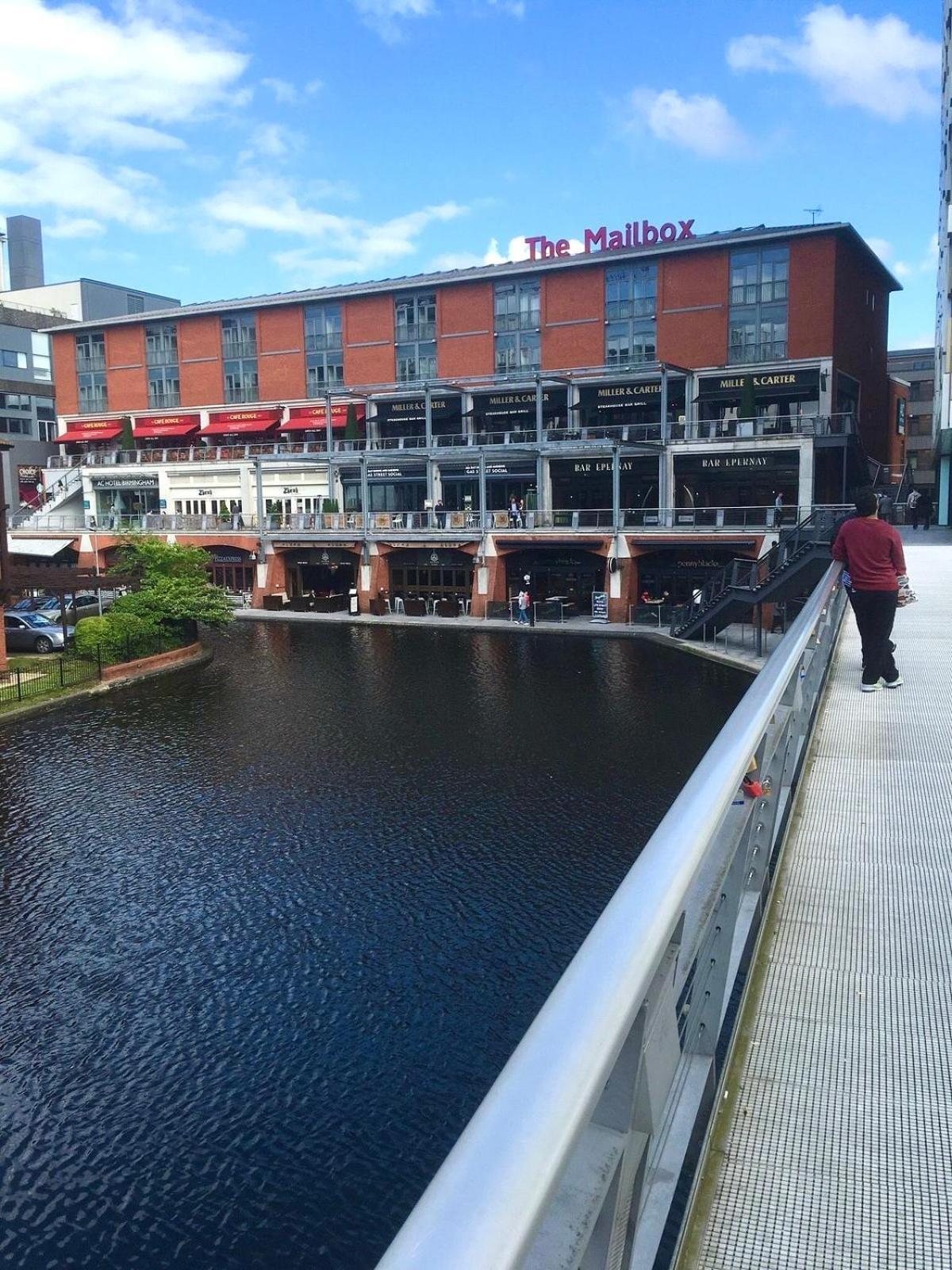Prime Area, Stylish 2 - Bed, Netflix, Games & Parking *