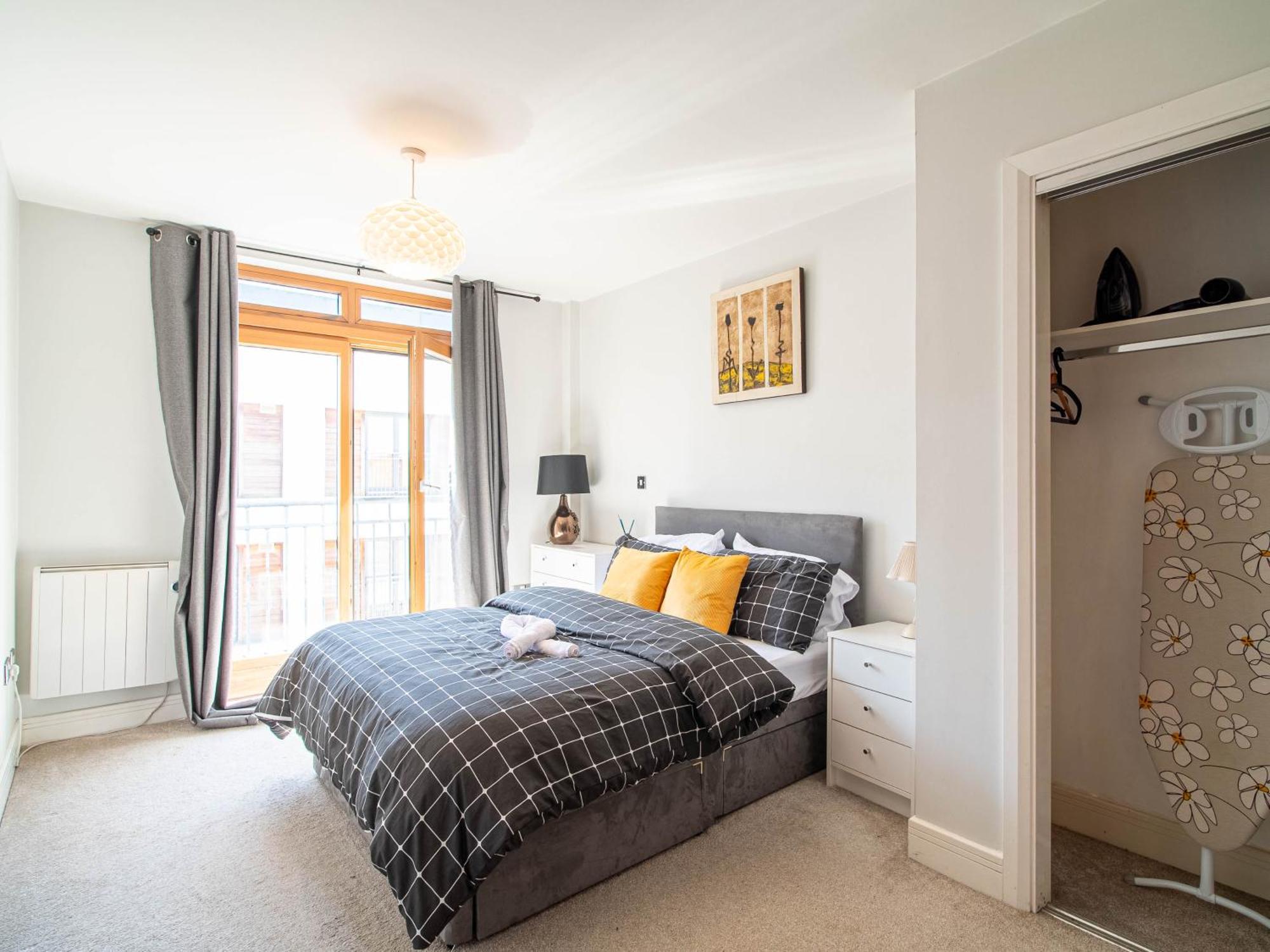 Prime Area, Stylish 2 - Bed, Netflix, Games & Parking * Birmingam